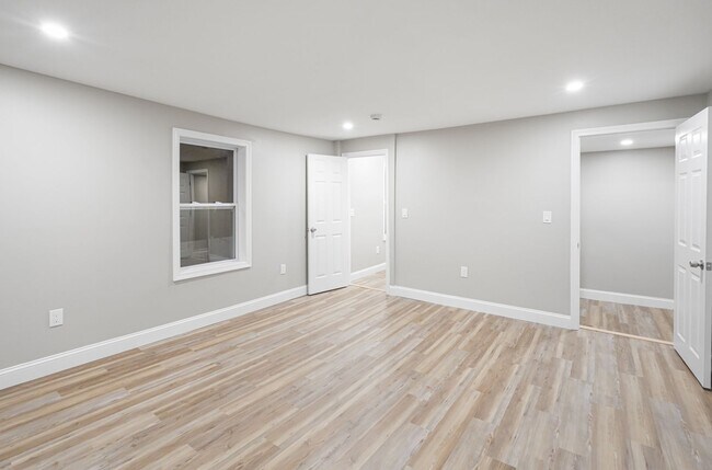 Building Photo - 98 Southville Rd