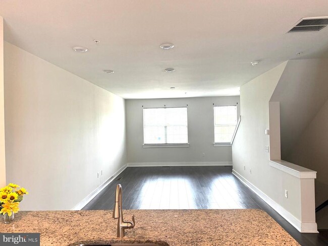 Building Photo - 145 Growden Lndg