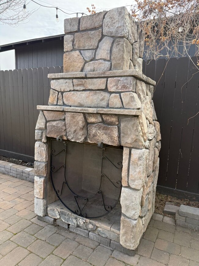 Building Photo - Fantastic 3 Bed/2 Bath Single Family Home in SE Bend