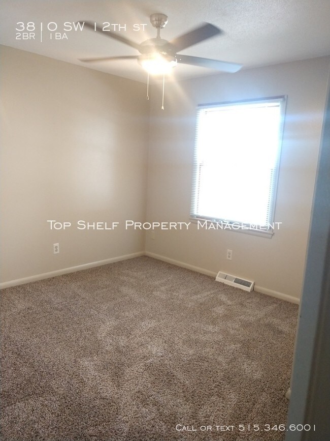 Building Photo - Duplex for rent, Garage and Basement!