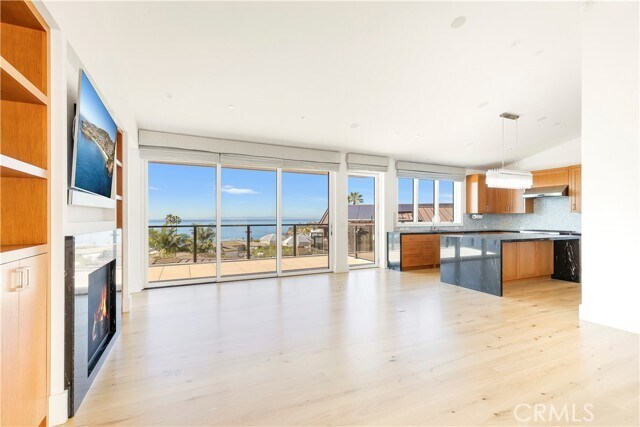 Building Photo - 420 Emerald Bay