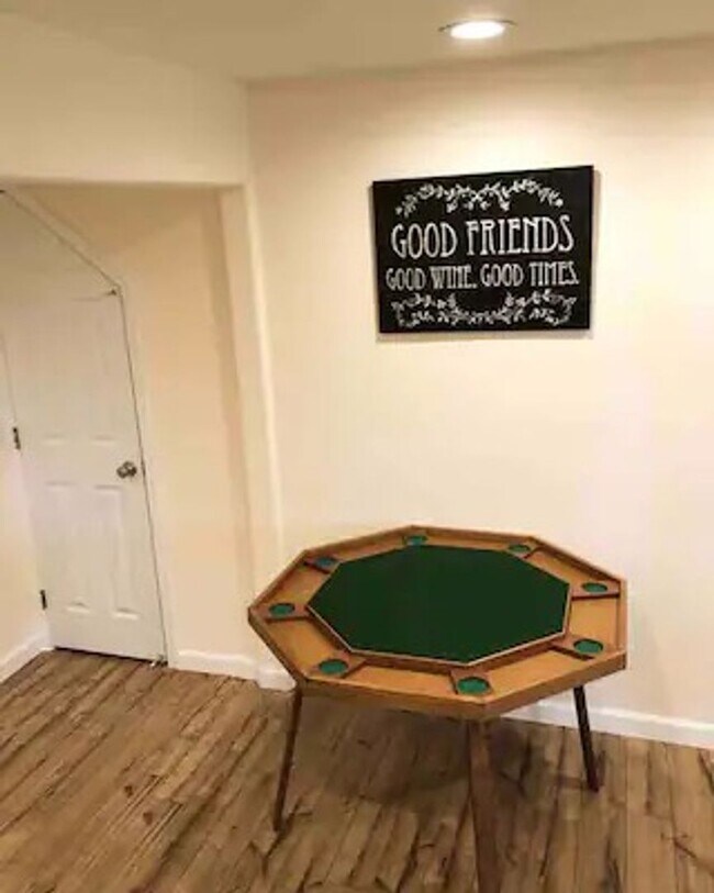 Building Photo - Great Contemporary Lake View Home above Burnt Mill Beach Club