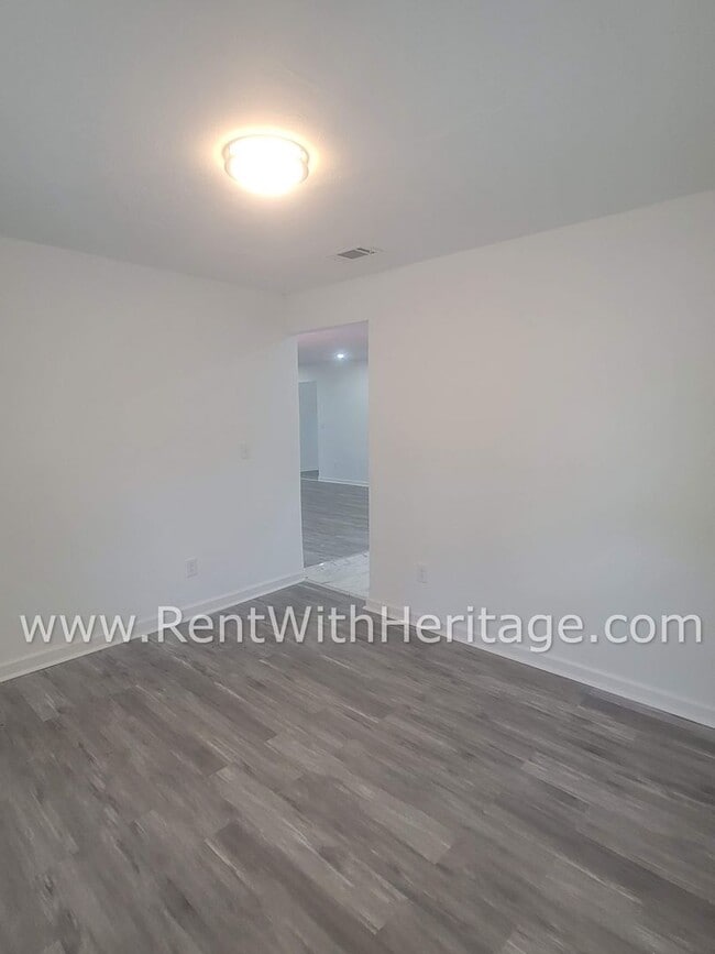 Building Photo - WOW!!! GORGEOUS BRICK RANCH HOME/ TOTALLY ...