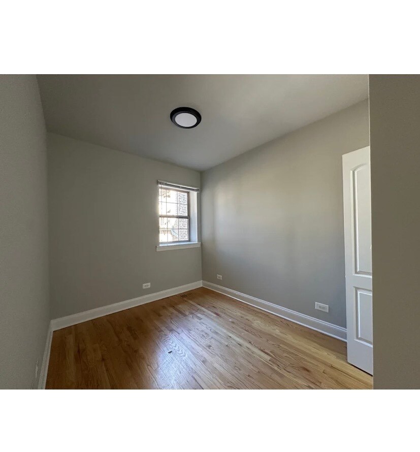 Building Photo - 1630 W Fargo Ave