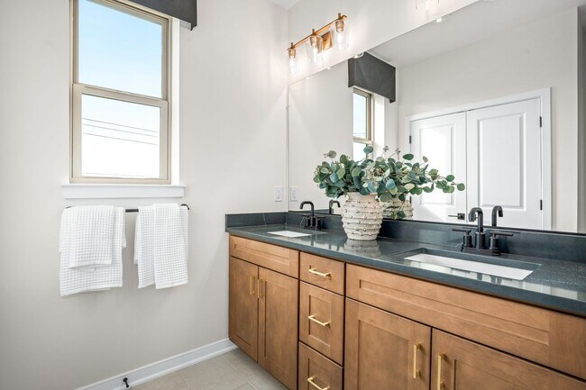 Building Photo - Brand New Home in Great Alexandria Location