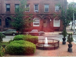 Building Photo - 2037 Park Ave