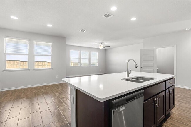 Building Photo - 798 Eves Necklace Dr.