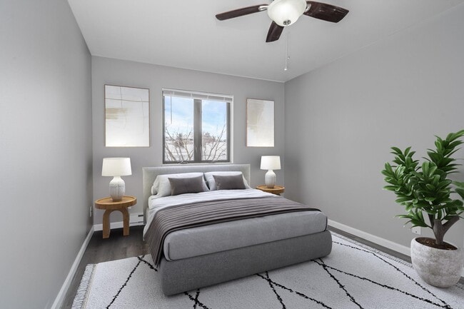 Building Photo - Fox Shores