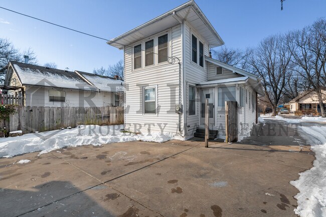 Building Photo - 410 S Estelle St