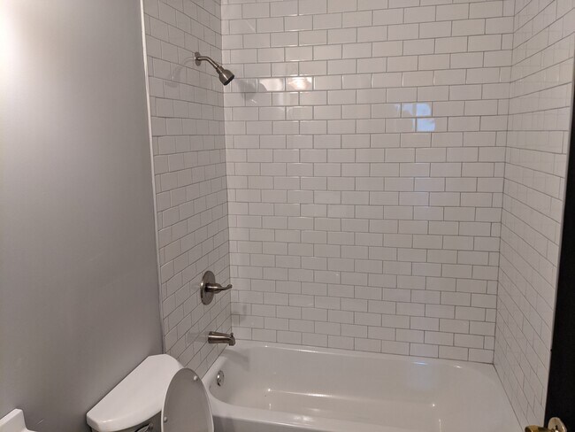 Building Photo - 20 Portland St