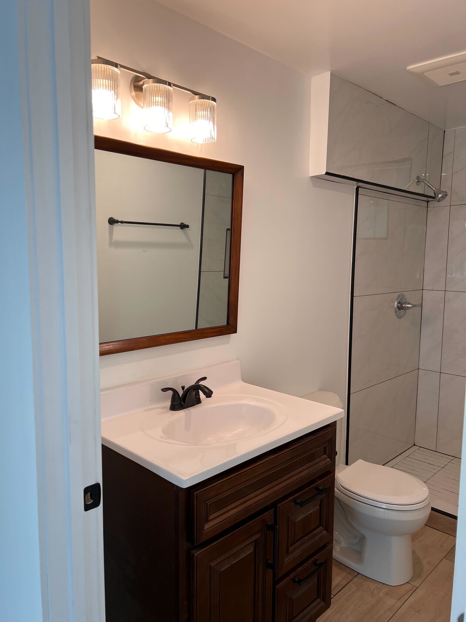 Building Photo - 10312 Buford Ave