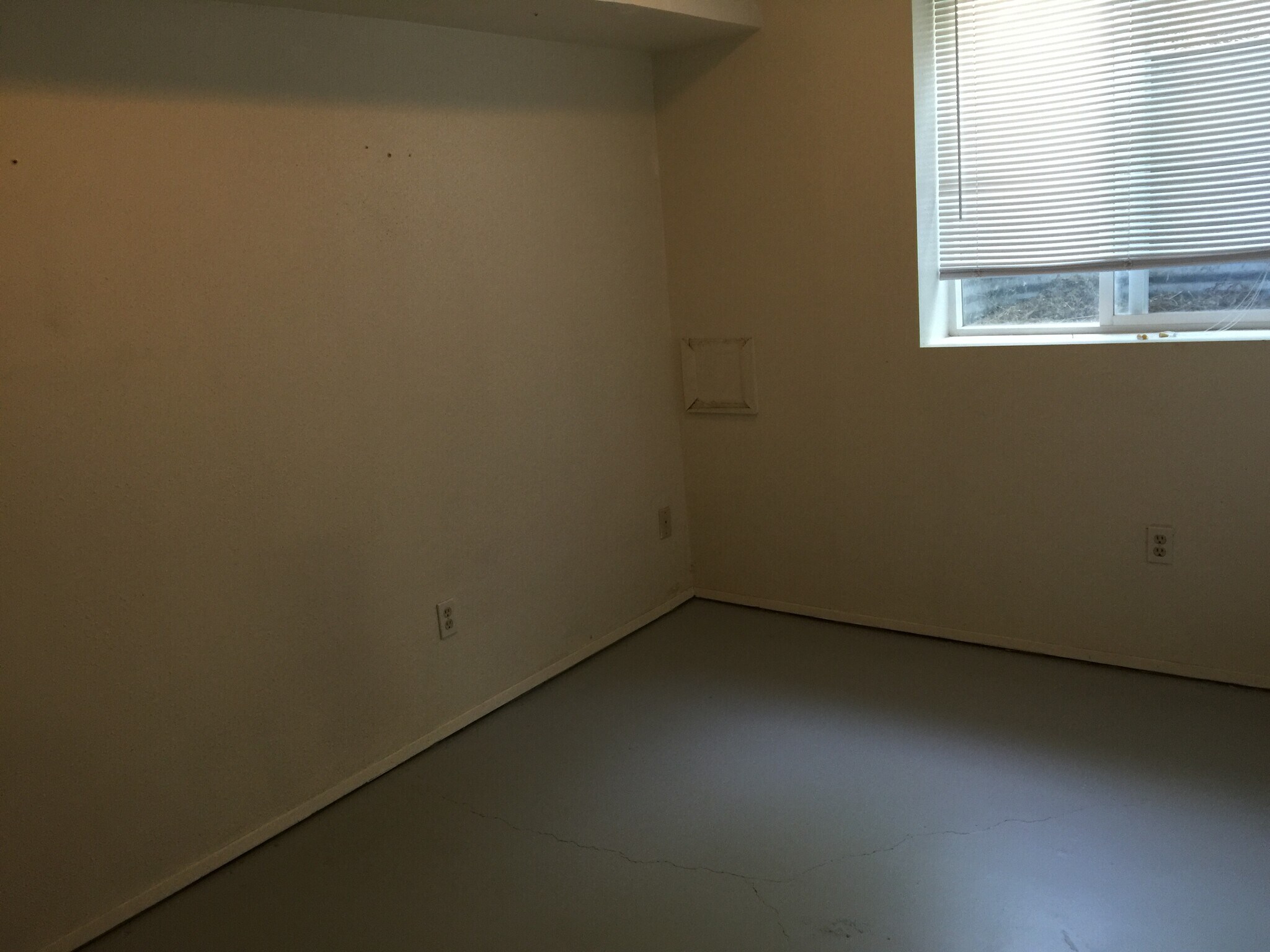 Building Photo - 418 NW Maryland St