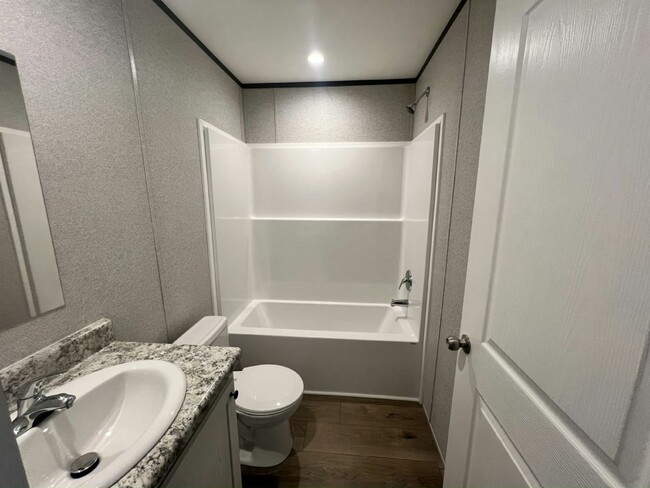 Building Photo - 35 Park Pl