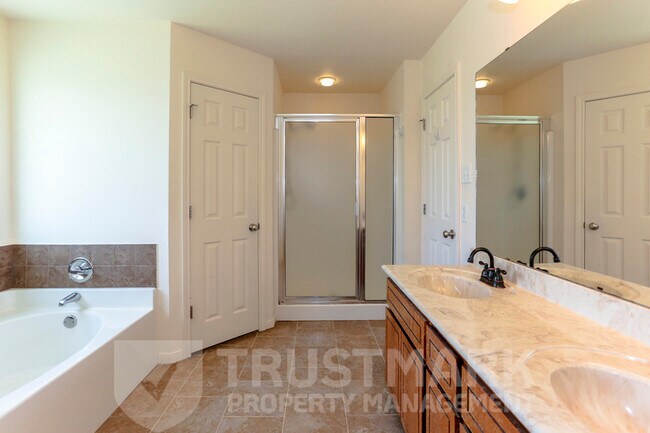 Building Photo - 3204 W Canadian River Loop