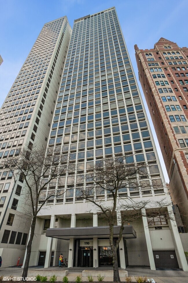 Building Photo - 1110 N Lake Shore Dr