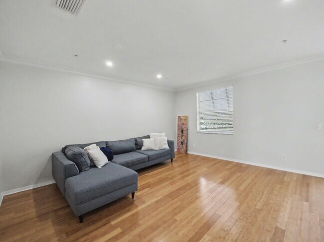 Building Photo - 1460 Corbison Point Pl