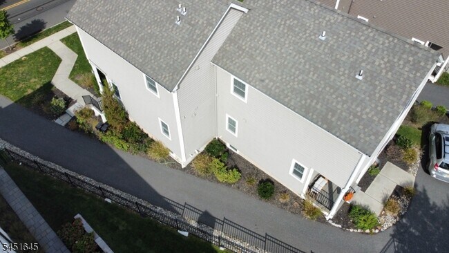 Building Photo - 156 Broad St