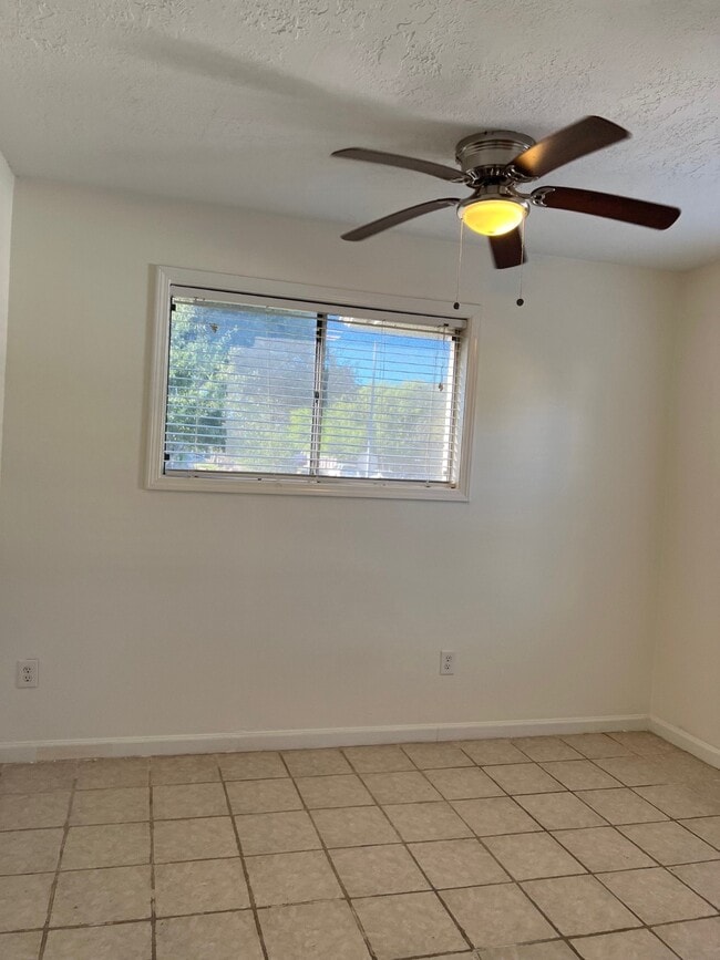 Building Photo - 10134 Kirkglen Dr