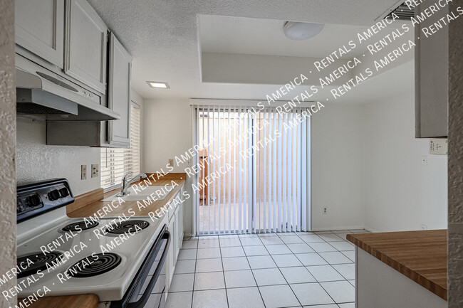 Building Photo - 14838 N 24th Dr