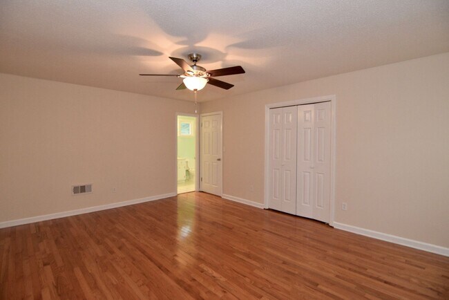 Building Photo - Evans 3 Bed/2 Bath w/ Garage & Huge Fenced...