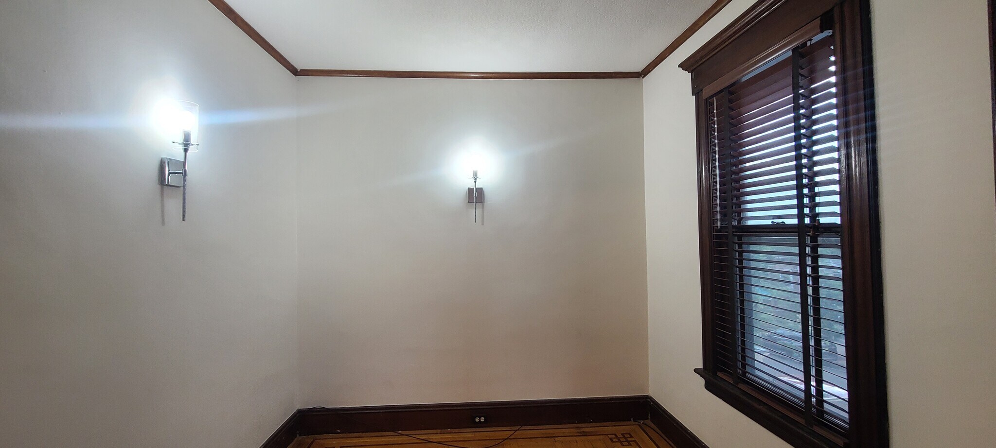 Building Photo - 49 Hudson Pl