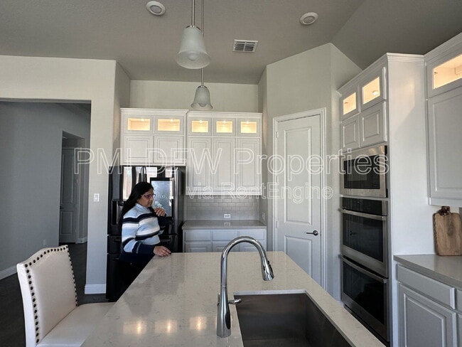 Building Photo - 2222 McMullin Dr