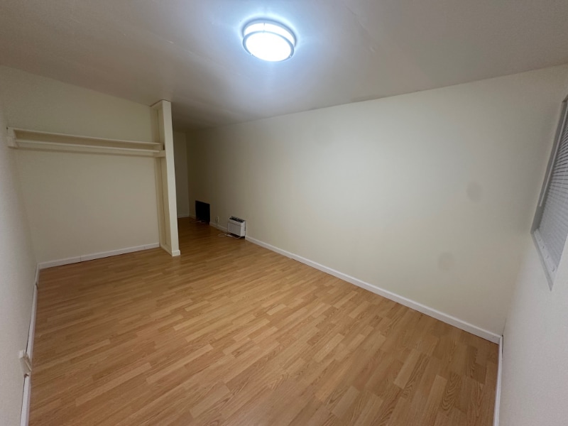 Building Photo - 1xxx Jarvis Ave