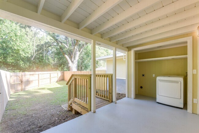 Building Photo - 1500 Dacron Dr