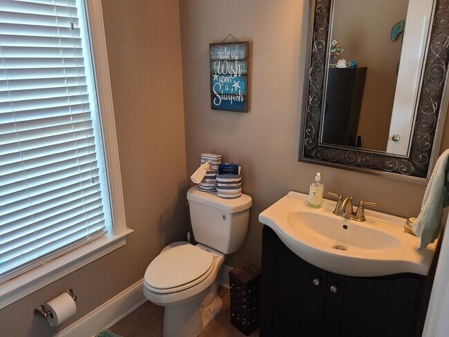 Building Photo - 3 Bed, 2.5 Bath unfurnished home in Chadwick Shores Community Sneads Ferry