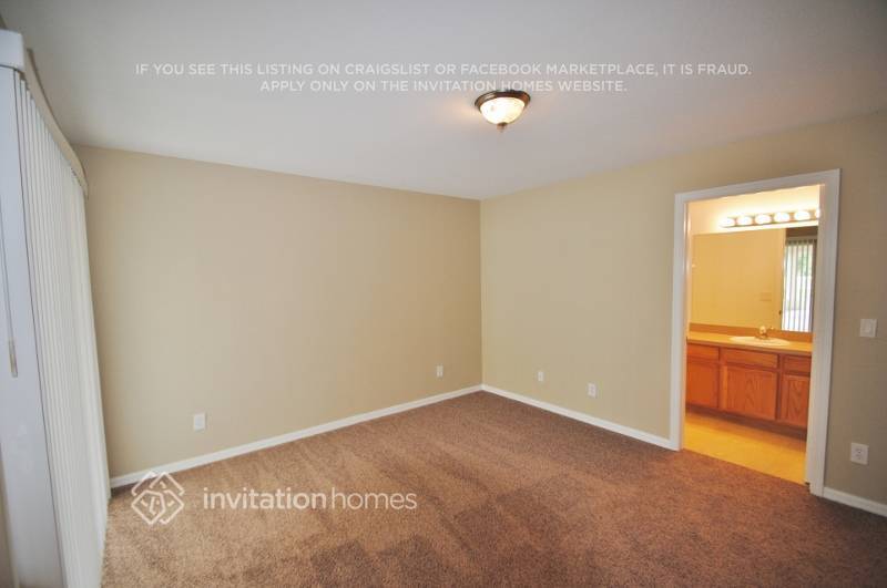 Building Photo - 1148 Wyoming Dr SE