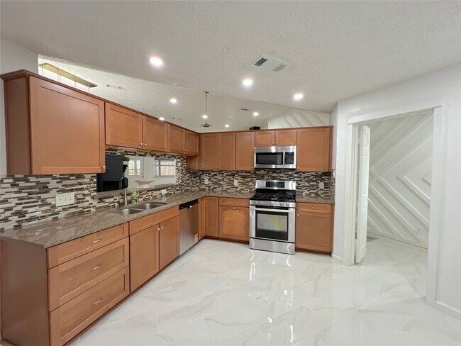 Building Photo - 22206 Silver Morning Ct
