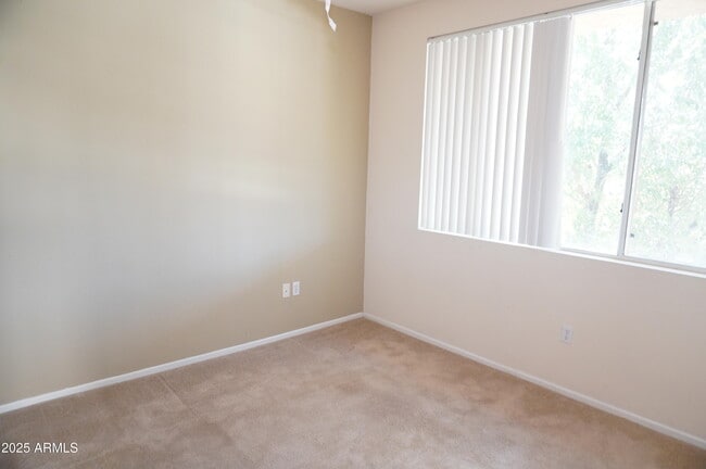 Building Photo - 16013 S Desert Foothills Pkwy