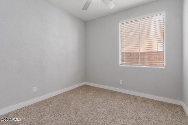 Building Photo - 9518 W Minnezona Ave