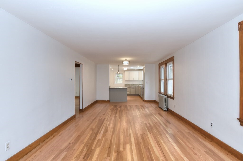 Building Photo - 17 Strathmore Rd