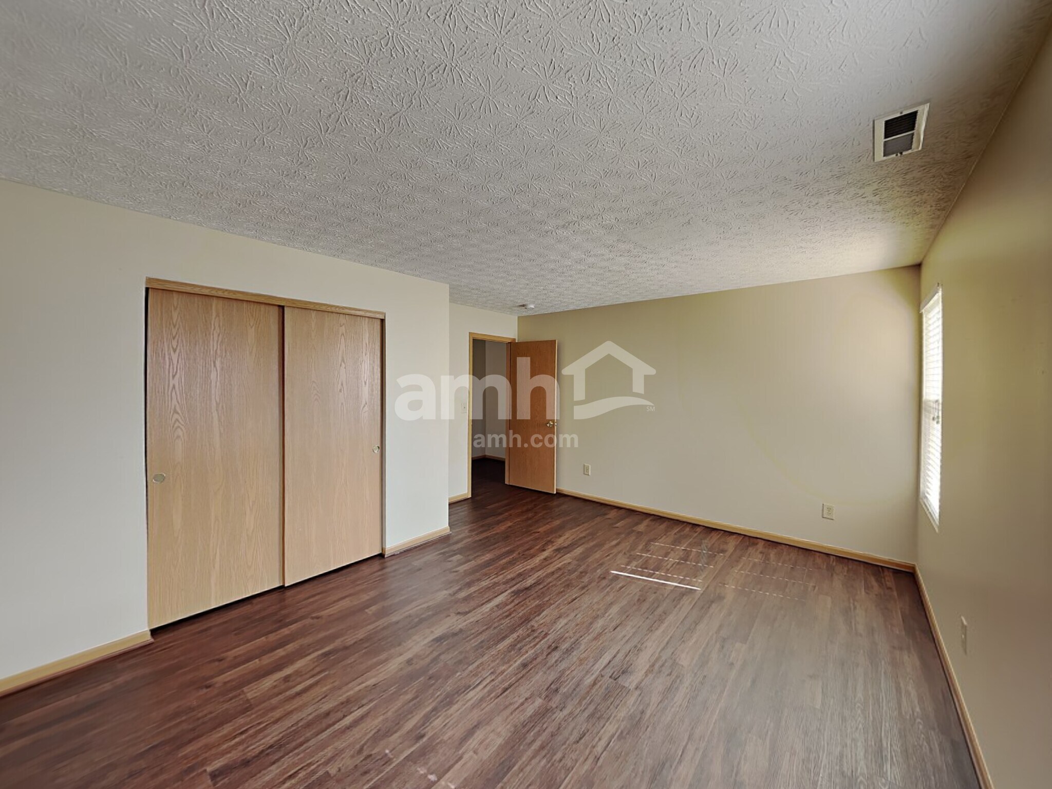 Building Photo - 7516 Hemrich Dr