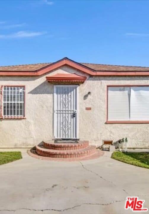 Building Photo - 3726 W 112th St