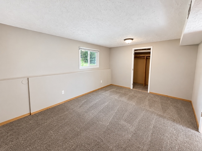 Building Photo - 11910 N Howard Ct