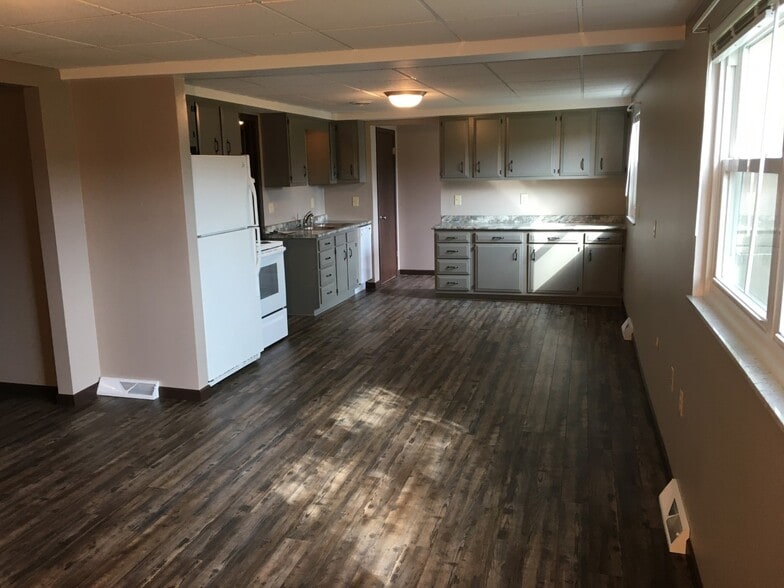 Kitchen - 7421 Sharon-Mercer Rd