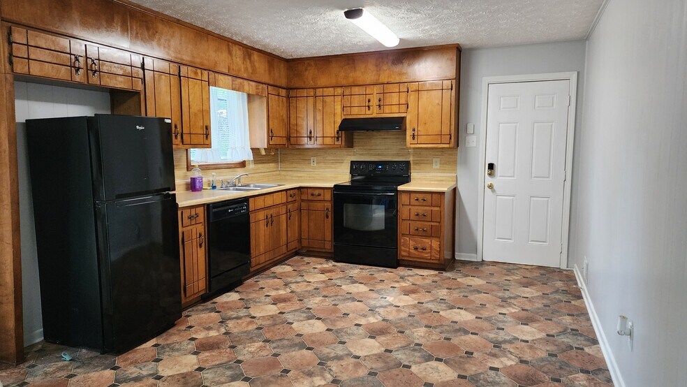 Building Photo - 2639 Shade Dr