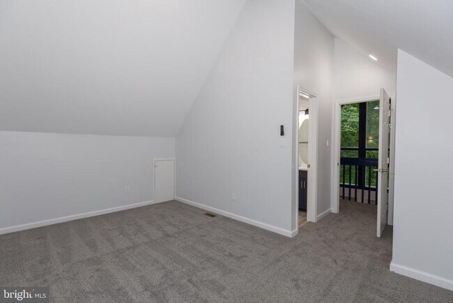 Building Photo - 382 Wood Cutters Ln