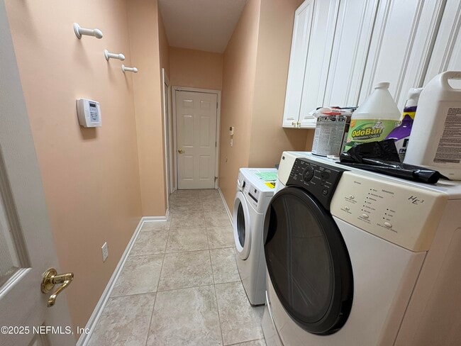 Building Photo - 585 Golden Links Dr