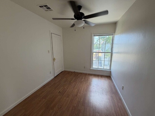 Building Photo - Townhome in Gatewood