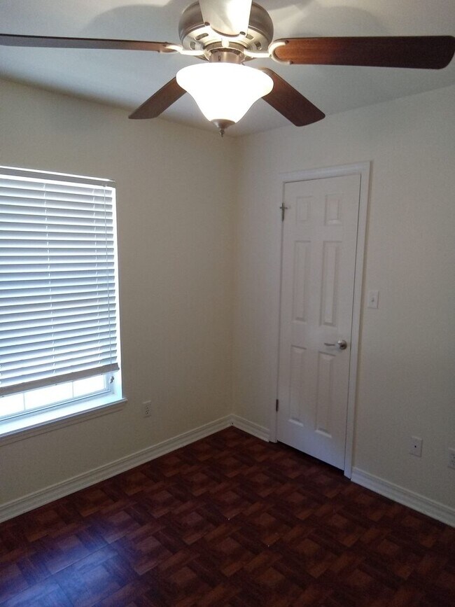 Building Photo - South Bossier Beauty!