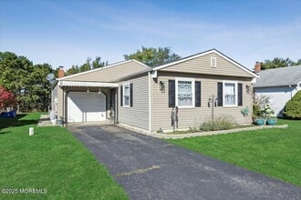 Building Photo - 57 Selkirk Ave