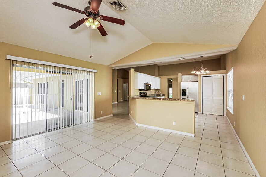 Building Photo - 5339 NW 99th Ln