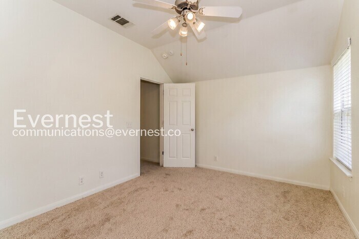 Building Photo - 709 W 35th St