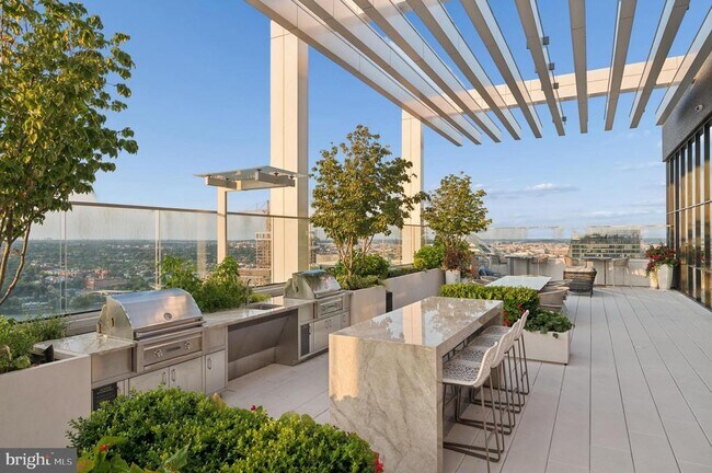 Building Photo - 1781 N Pierce St