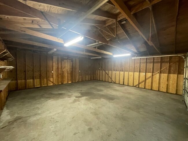Building Photo - 1117 NW 16th Ave