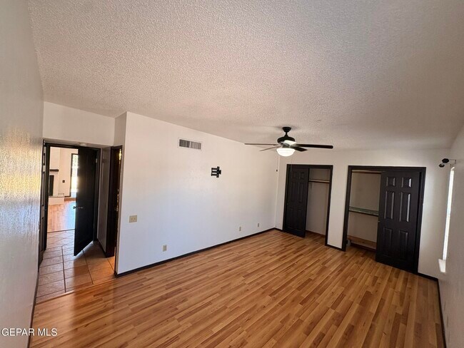 Building Photo - 7148 Villa Hermosa Dr