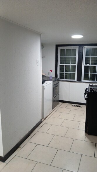 Building Photo - 260 K St NW